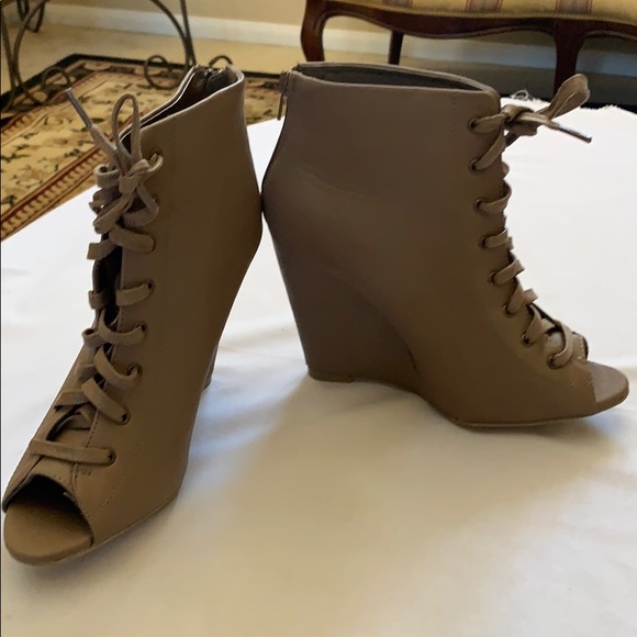 CHARLOTTE RUSSE WOMEN SHOES - Picture 5 of 7